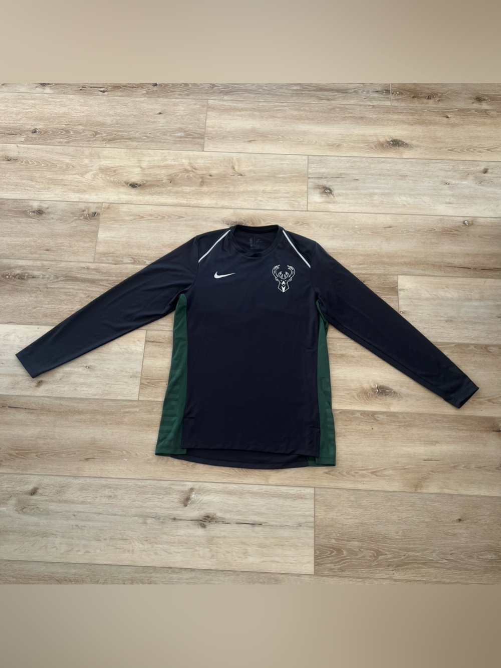 Nike NBA Milwaukee Bucks Dri Fit long sleeve